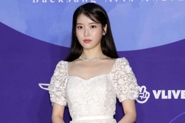 IU、“約25cm以上カット”ミディアムボブに大胆イメチェン「美しさ増した」「見惚れる」と絶賛の声続々 画像