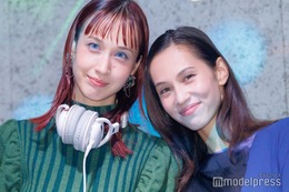 水原希子、妹・水原佑果と登場 姉妹で女性向けセルフプレジャーアイテムイベント盛り上げる 画像