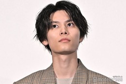 萩原利久“ダチョウネタ”耐えるも失敗　先輩・菅田将暉は感心「なんでも仕事になるもんだね」＜ミステリと言う勿れ＞ 画像