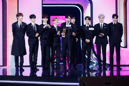 ZEROBASEONE「Favorite Asian Male Group」受賞 ソン・ハンビンがサプライズを予告＜2023 MAMA AWARDS DAY1＞ 画像