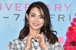 押切もえ、“約5年ぶり”前髪カットで大胆イメチェン「お人形さんみたい」「新鮮」と反響 画像