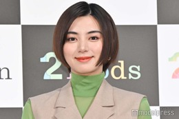 池田エライザ、美ウエスト輝くクリスマスコーデに反響「スタイル抜群」「世界一可愛いサンタ」 画像