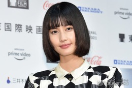 橋本愛、ブルーヘアに大胆イメチェン「最強に可愛い」「似合ってる」の声 画像