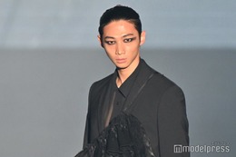 「下剋上球児」で話題・橘優輝、ロングヘア束ね印象ガラリ モードな空気溢れるランウェイ【TGC 和歌山 2024】 画像