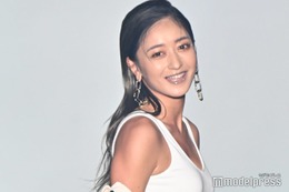 みちょぱ、ミニ丈タンクトップ姿で美谷間チラリ 紫リップがモードな雰囲気【TGC 和歌山 2024】 画像