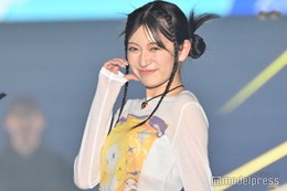 吉田朱里、“カチモリ”ツインが可愛い スラリ美脚も披露【TGC 和歌山 2024】 画像