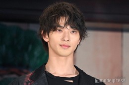 中村隼人「巌流島」で共演・横浜流星との2ショット公開「観劇に来てくれました」 画像