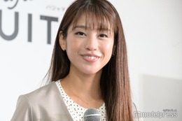 第1子妊娠中の岡副麻希、ふっくらお腹披露 寝起きすっぴんショットに「美しすぎる」「肌キレイ」の声 画像