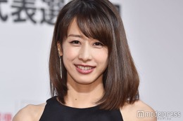 加藤綾子、“生後約2ヶ月”長女とのお出掛けショット公開 変わらぬスタイルに反響「美脚」 画像