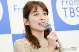 元TBS山本里菜アナ、大胆肌見せ肩出しドレス姿披露「セクシー」「体のラインが美しい」の声 画像