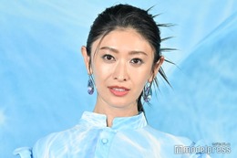 山田優、夫・小栗旬とのホワイトデーの過ごし方明かす ランウェイで美脚披露 画像