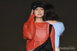 莉子、弾ける笑顔でファンサ 客席にプレゼントも【TGC熊本2024】 画像