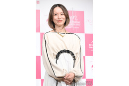 鈴木亜美、愛娘の顔出しダンス動画公開「美形」「ママそっくり」と反響 画像