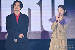 「アンチヒーロー」北村匠海＆堀田真由、役名ちなんだ“色”衣装で登場 考察ヒント続々「未発表だったキャスト2人が…」【GirlsAward 2024 S／S】 画像