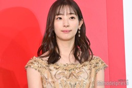 足立梨花、祖父の死去報告「私の熱狂的ファンでした」4月の結婚式での写真が遺影に 画像