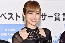 菊地亜美、娘から“ポーズ指定”親子2ショットに「流行を熟知してる」「可愛すぎ」と反響 画像