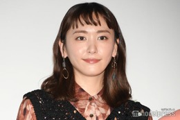 新垣結衣、夫・星野源巡る騒動後初の公の場 左手薬指に指輪光る【違国日記】 画像