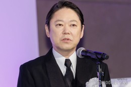 阿部サダヲ、贈賞式中に2度の“不適切”発言で笑い誘う「生配信でしたすみません」【第61回ギャラクシー賞】 画像