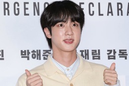 BTSジン、除隊翌日に“1000人のファンとハグ”オフラインイベント決定に「信じられない」「夢のよう」と反響殺到 画像