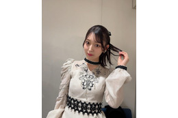 乃木坂46阪口珠美、初の写真集は“同期”久保史緒里がサポート「水着とかランジェリーとか初めてだったから…」 画像