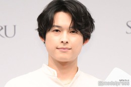 SixTONES松村北斗、肌荒れに悩んだ過去経てスキンケアに興味「30手前ですけどより意識を高めていこうかなと」 画像