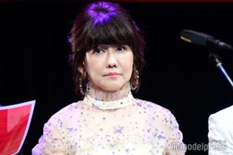 松本伊代、ゴルフウェアでほっそり美脚披露「スタイル良い」「憧れ」の声 画像