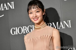 剛力彩芽、デニムコーデで美ウエスト披露 私服ショットに「センスがすごい」「スタイル抜群」の声 画像