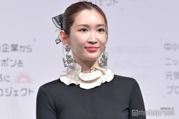 紗栄子、地元帰省で夏休み満喫 親子3ショット公開に「横顔がそっくり」「姉弟みたい」の声 画像