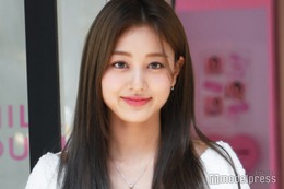 TWICEジヒョ、サナとのデート報告 変形トップスで美しい背筋披露に反響「圧巻のスタイル」「見惚れた」 画像