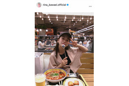 川栄李奈、韓国で食を満喫する笑顔SHOTに反響「可愛すぎでしょ」「癒されます」 画像