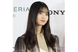 齋藤飛鳥、プライベートのヘアメイク事情を明かす「さすがに自分で巻けないってヤバいよなと…」 画像