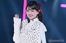 鶴嶋乃愛、リボンがキュートな王道冬コーデ【TGC 2024 A／W】 画像