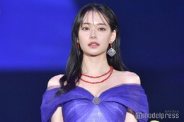 なこなこカップル・なごみ、美バスト＆背中ざっくりドレス姿に反響「圧巻美」「憧れる」