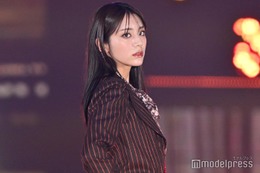 貴島明日香、秋っぽセットアップで抜群スタイル際立つ 花アイテムでこなれ感【GirlsAward 2024AW】 画像