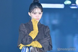 櫻坂46森田ひかる、お団子ヘアが新鮮 ブラウンワンピで大人コーデ【GirlsAward 2024AW】 画像