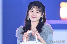 日向坂46佐々木美玲、綺麗めファッション×ハーフツインで可愛さ全開ランウェイ【GirlsAward 2024AW】 画像