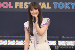 乃木坂46小川彩、美脚ちら見せの制服姿 ドアップ動画にも反響「天使」「尊い」 画像