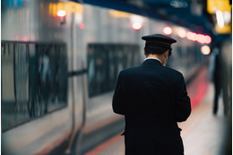 テスト前日、電車で単語帳を落としてしまった！？慌てて駅に向かうと…→駅員から予想外な声かけに「心が温かくなった」 画像