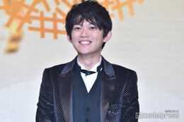 松丸亮吾、姪っ子との腕組み2ショット公開「表情ばっちりシンクロ」「可愛すぎる」と反響 画像