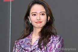 山本舞香、左手薬指の指輪披露 マイファスHiroとの結婚発表前に今田耕司と交わした“やりとり”明かす 画像