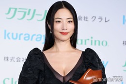 MEGUMI、透けドレスで美バスト＆美脚際立つ 理想の女性像に近づく秘訣とは 画像