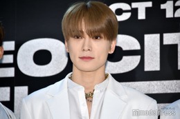 入隊のNCTジェヒョン、丸刈り姿披露 散髪中の様子も公開 画像