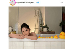 道重さゆみ、美肩がチラリ！お団子ヘアのバスタイム風SHOTに反響「ドキドキ」「最高に可愛い」