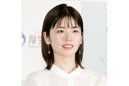 小芝風花、お茶目な笑顔SHOT公開にファン歓喜「可愛すぎて元気出た」「最高最強です」