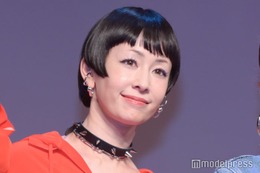 木村カエラ、ミニスカ私服姿で美脚披露「おしゃれ」「可愛すぎ」