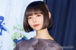 最上もが「35歳のJK」黒髪ロング姿披露「セーラー服似合う」「裸眼も素敵」の声 画像