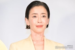 宮沢りえ、ハイトーンヘアで雰囲気ガラリ「美しすぎる」「似合ってますね」と反響 画像