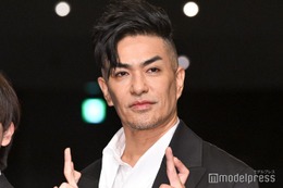 北村一輝、ド派手タトゥーびっしり タイでのオフショットが話題「かっこいい」「すごい迫力」 画像