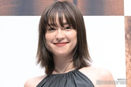 中村アン、ミニ丈から美脚スラリ 個性派ルックに「スタイル抜群」「さすがの着こなし」と反響 画像