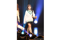 「チェイサーゲームW2」出演話題・韓国人インフルエンサーちせ、ミニスカ×ハイソックスから美脚のぞく【学生ランウェイ2024AW】 画像